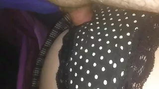 La blonde russe s'abandonne avec impatience à son amant et lui fait film cul francais plaisir