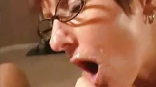 Il a rejoint le sexe de deux lesbiennes et les a baisées avec une je veux voir film porno bite
