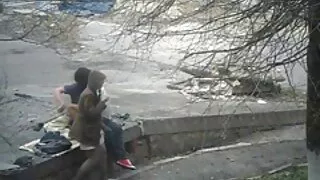 La blonde suce à peine video pornographie un énorme tronc et s'empale la chatte