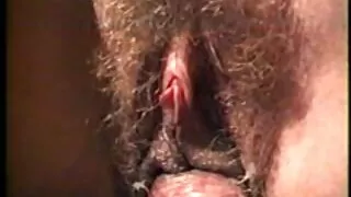 Il a poussé sa petite amie dans la chambre pour l'homme et leur a offert kiff porno l'accouplement