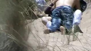 Brunette aux gros seins s'est donnée au mec après un doux Cunnilingus gratuit xxx