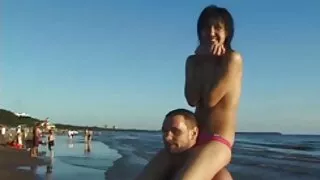 Une fille russe a reçu de l'argent d'un pick-up et est film gratuit xxx allée baiser dans les bois