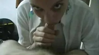 Une femme mûre s'est séparée des affaires pour un tournage de sexe fait maison porno telecharger en pov