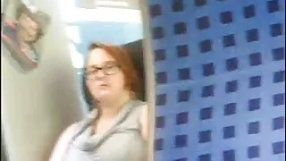 Elle a mis un filet vulgaire avec une fente entre ses jambes et a fait video porno africain gratuit plaisir à son amant