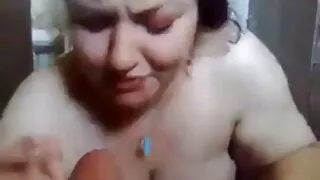 Masseuse a trouvé le désir de joie jeune xxx lesbienne avec les seins des clients