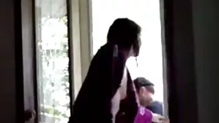 L'esclave Se schi film porno gratuites nue est enchaînée et stimulée par un vibromasseur dur