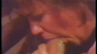 Blonde dans des filets de pêche a montré la débauche film x entier gratuit sur la came et s'est rendue au caméraman