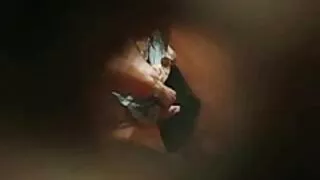 Une superbe blonde jouit sauvagement du pénis d'un femme mature porno homme noir dans la chatte