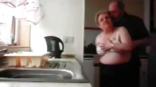 Jeune sexe sauvage latina remercie l'homme film pour adulte gratuit d'avoir sauvé
