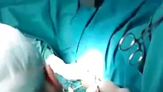 Cocu regarde sa femme aux gros seins porno pour femme gratuit baiser un homme noir avec des lunettes