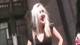 Nympho xxx jeune mature jouit de la flûte de peau d'un travail infatigable