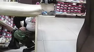 Client satisfait avec de sexe sexe porno longs fourrés pubiens avant la séance de massage