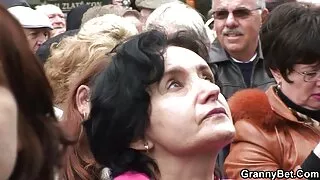 Mature petit porno amateur gratuit diable soumis homme riche Pipe de première classe