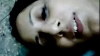 Écolière s'est donnée à un homme film x gratuit complet mûr après un Cunnilingus de première classe